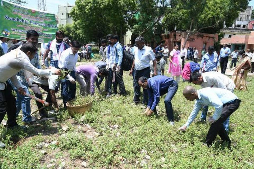 Cleanliness drive at Madurai railway junction