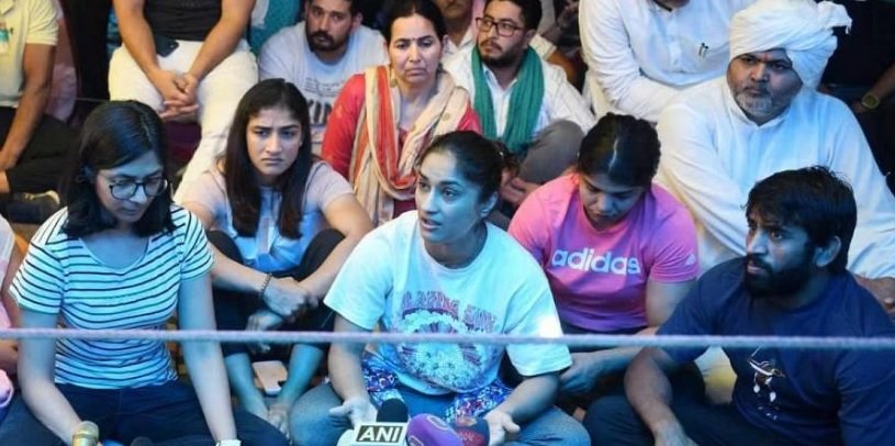 Wrestlers threaten to return medals, awards to government after scuffle with Delhi Police